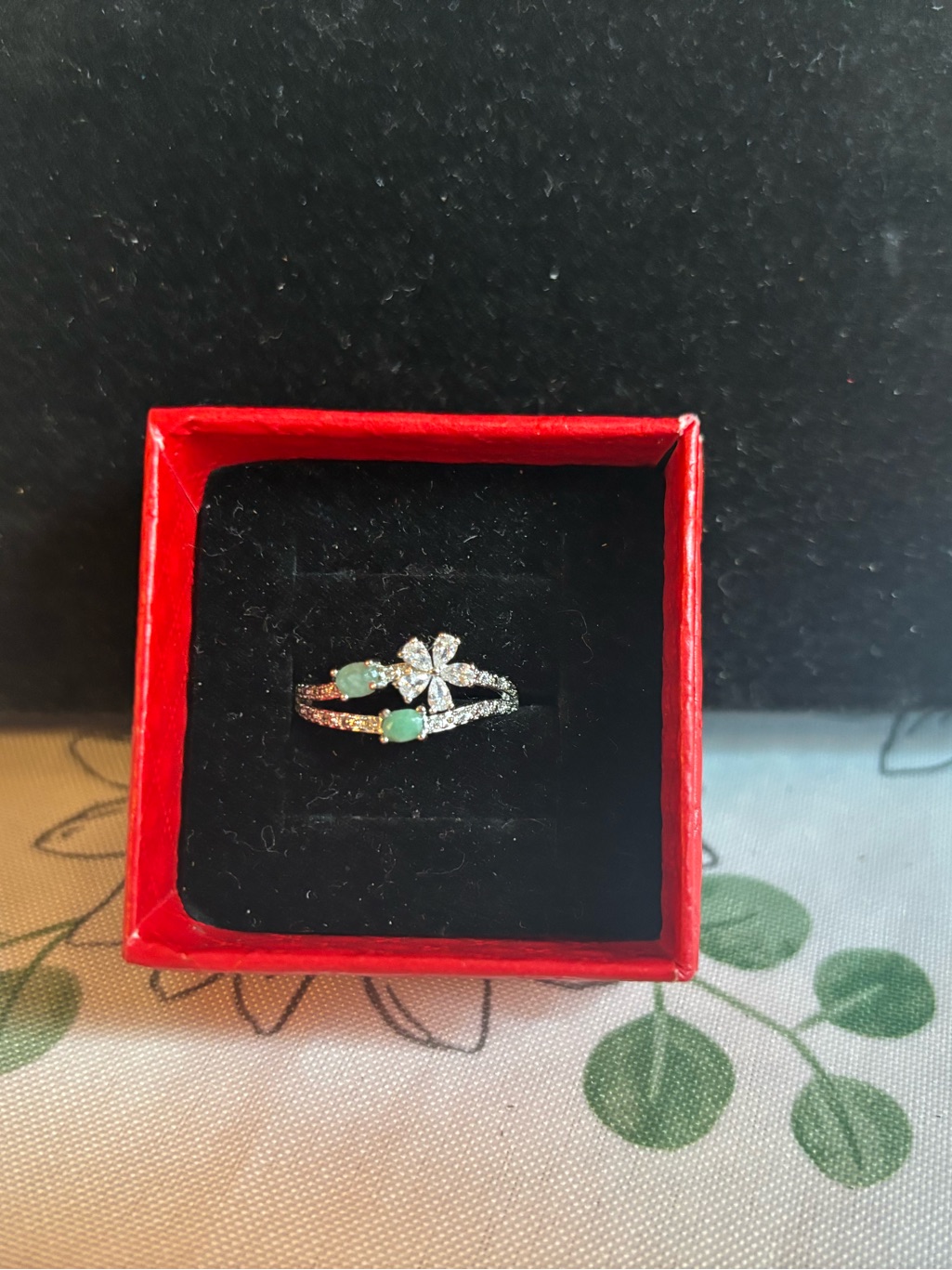 Emerald Flower Split Band Ring Emerald Flower Split Band Ring